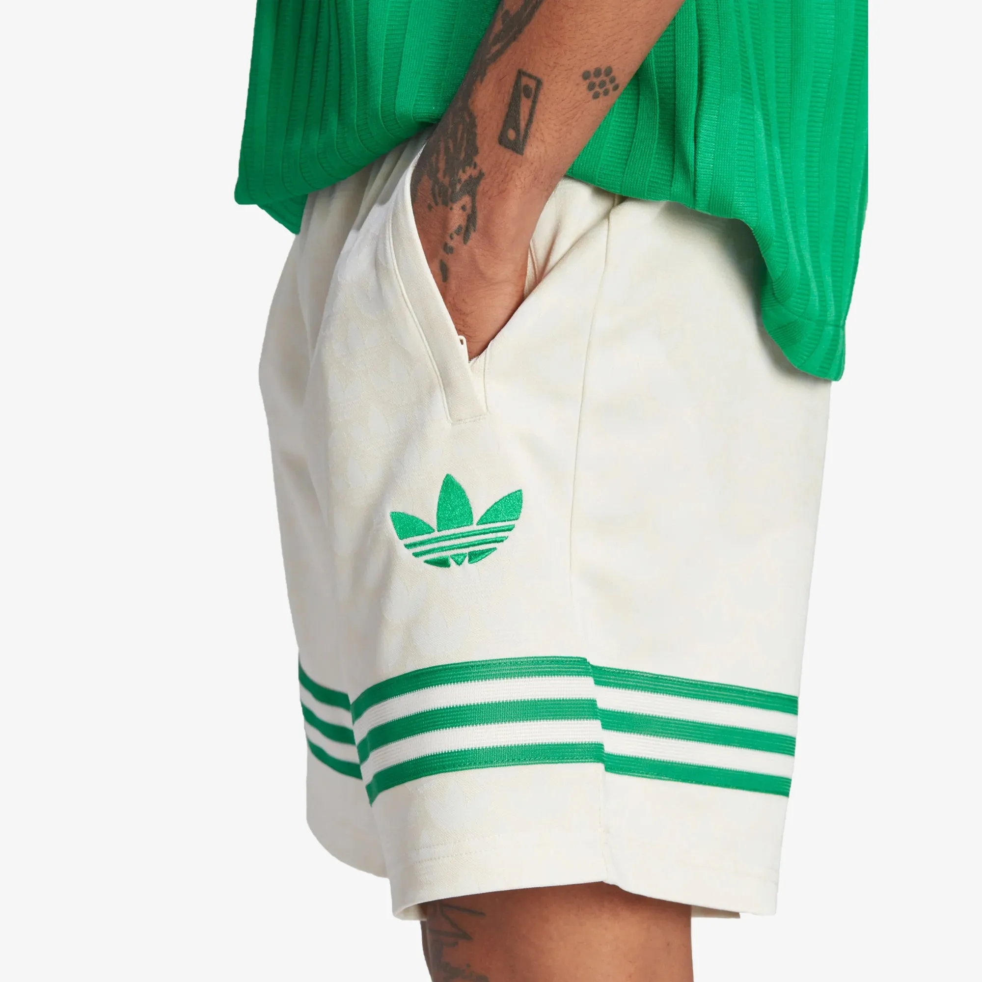 Adidas Originals | ADICOLOR 70S MONOGRAM SHORTS  { WONDER WHITE