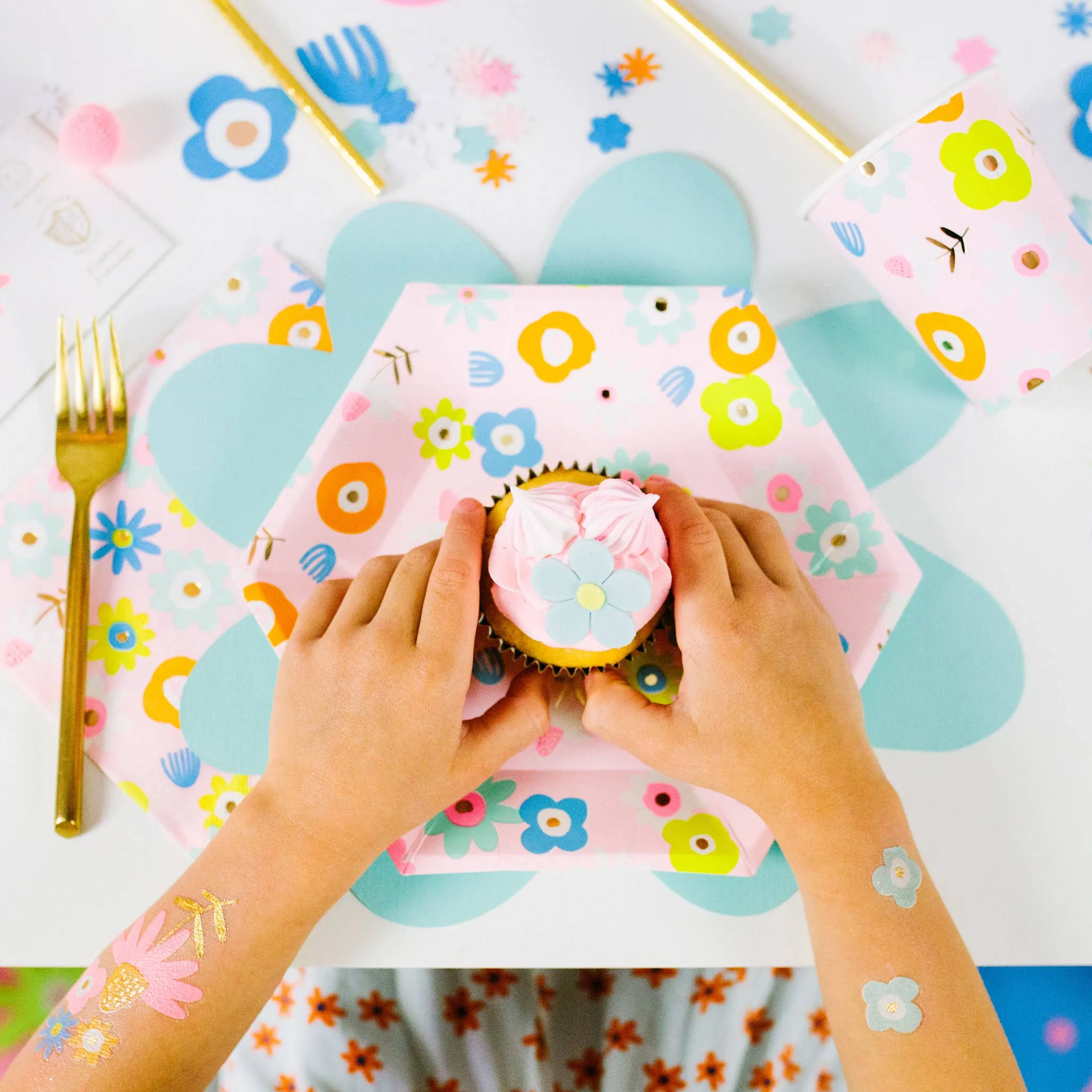 Spring Flower Pastel Pink Paper Plates (Set of 8)