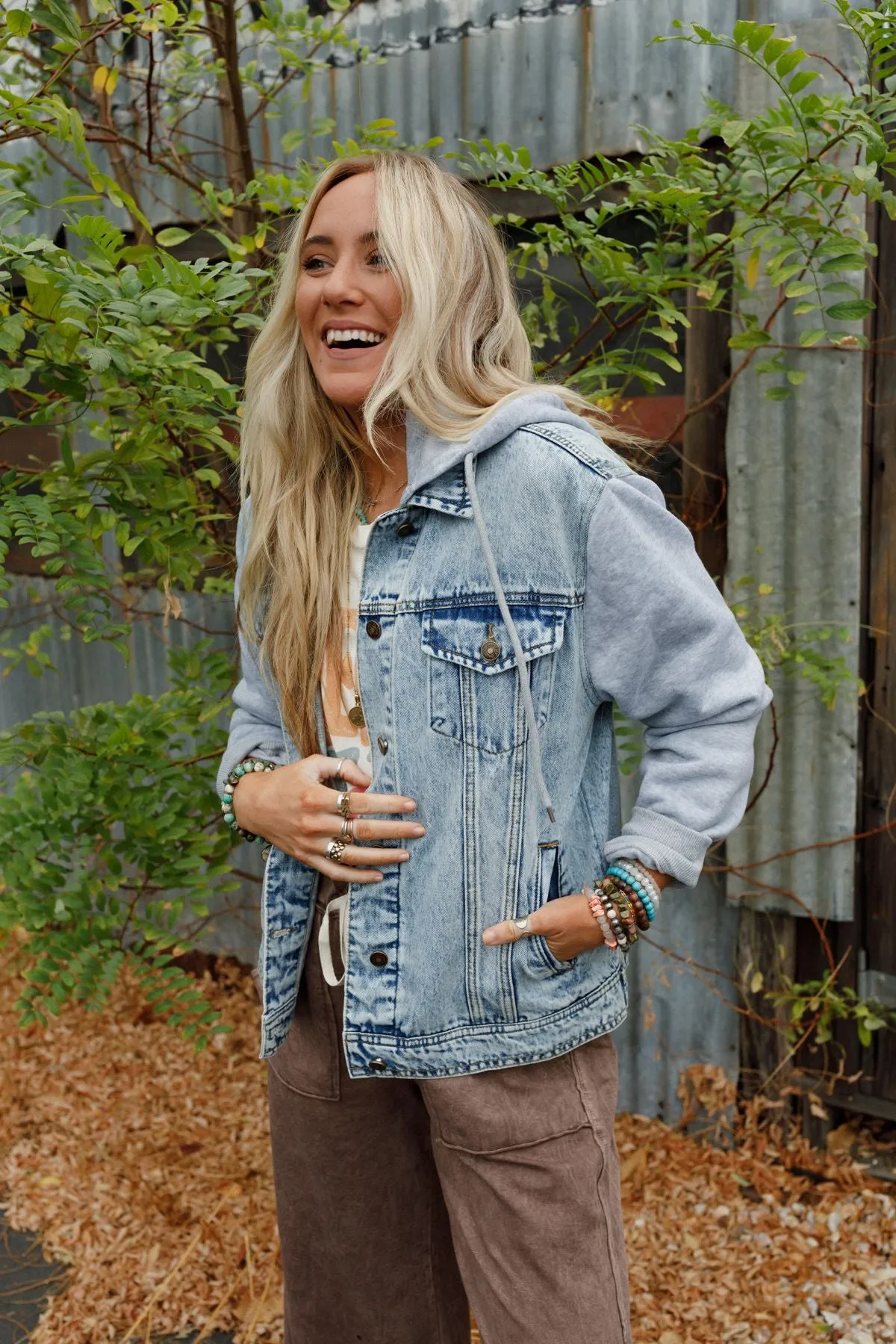 The Nest My Boyfriends Denim Jacket - Blue Light Wash