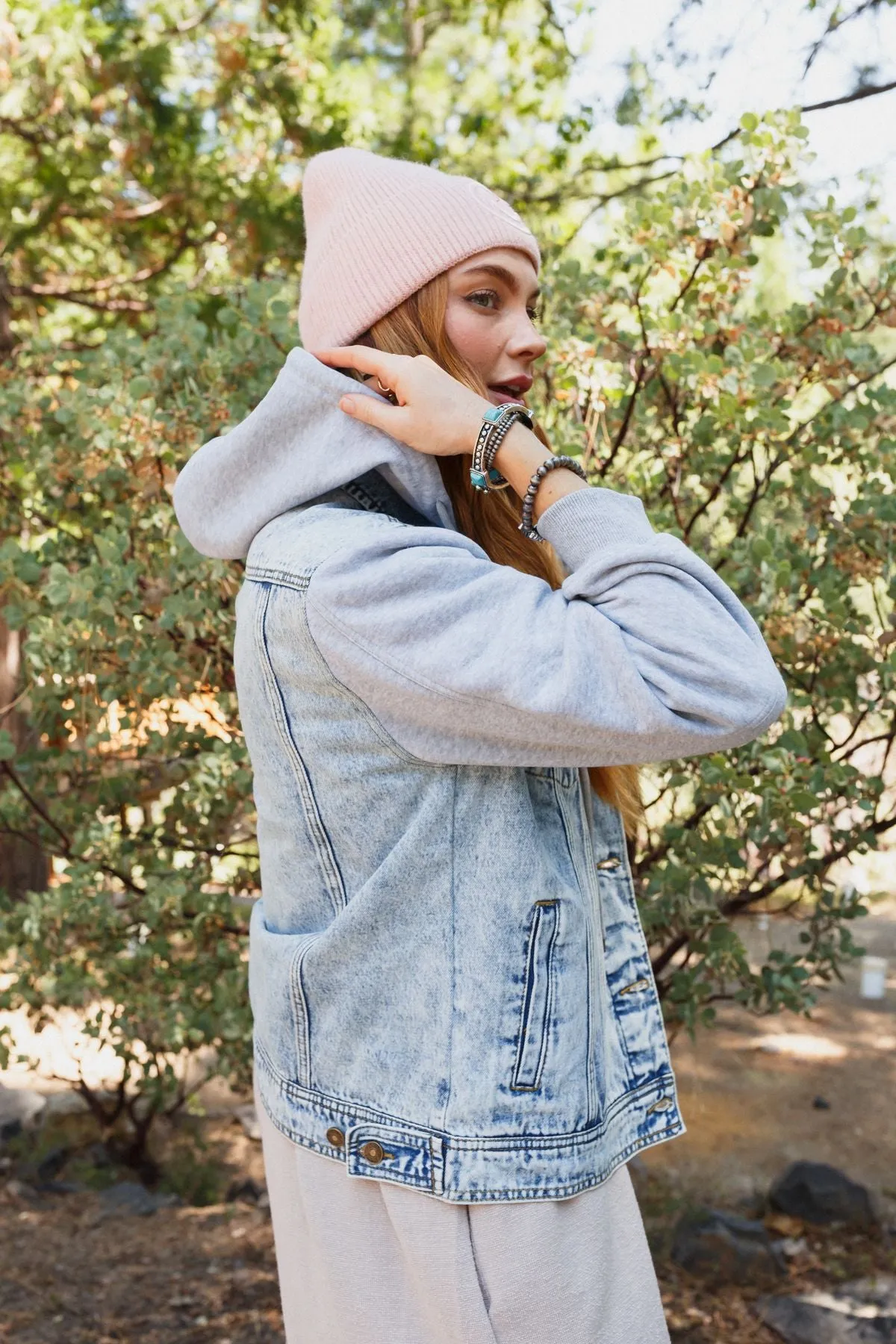 The Nest My Boyfriends Denim Jacket - Blue Light Wash